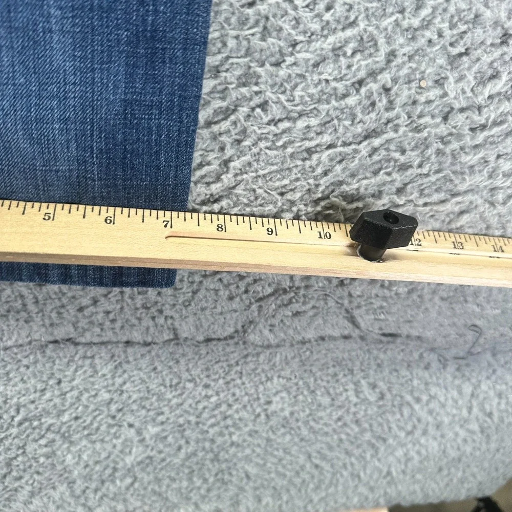 Levis there discrepancy